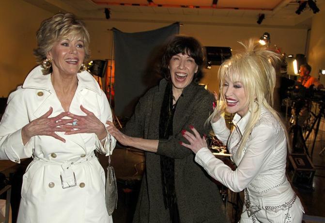 Jane Fonda, Lily Tomlin und Dolly Parton während der DVD-Startparty zum 25-jährigen Jubiläum von 9 bis 5 am 30. März 2006 im Nebengebäude in Hollywood, Kalifornien, Vereinigte Staaten, Foto von sgranitzwireimage