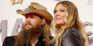 Nashville, Tennessee November 09 Chris Stapleton und Morgane Stapleton nehmen an der 56. jährlichen CMA teil Preisverleihung in der Bridgestone Arena am 9. November 2022 in Nashville, Tennessee, Foto von Jason Kempingetty Bilder