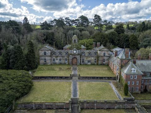 kinmel halle in wales zu verkaufen