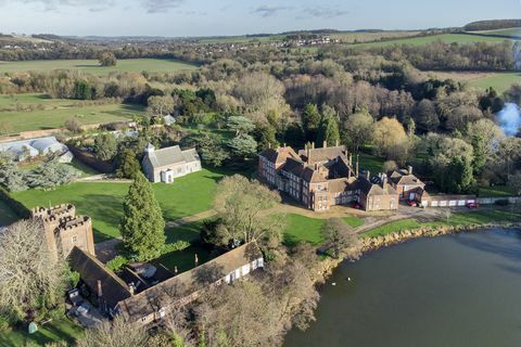 renovierungsbedürftiger flügel bei lullingstone castle zu verkaufen