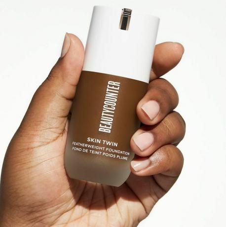 Skin Twin Featherweight Foundation