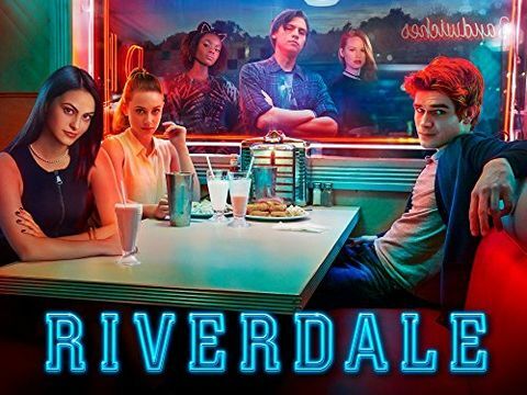 Finden Sie heraus, warum Kelly 'Riverdale' liebt 